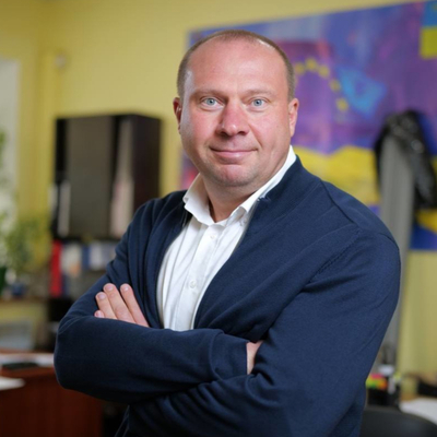 Олефір Ростислав – начальник відділу транспорту та складської логістики